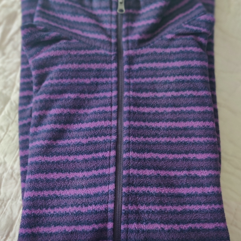 Long sleeved Columbia hoodie